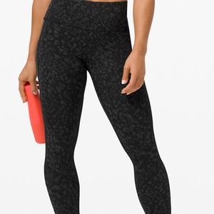 Lululemon - Pace Rival High-Rise Crop 22" - Size 8